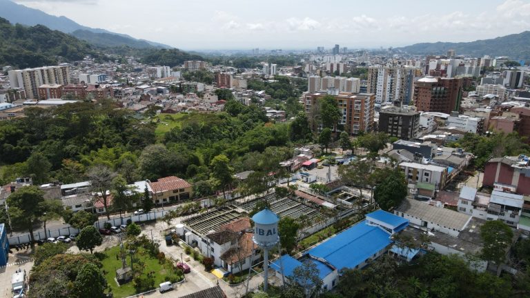 Personal del IBAL dió apertura al suministro de agua en el centro de Ibagué
