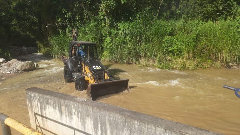 IBAL garantiza el suministro de agua potable en los barrios