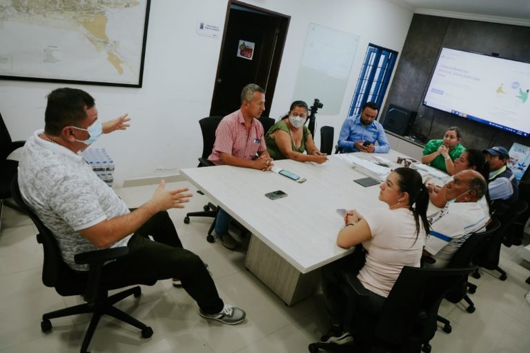 IBAL atendió a los líderes de la comuna Siete