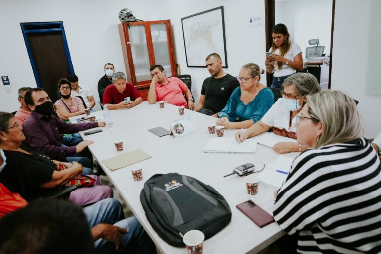 Líderes de la comuna Ocho, atentos a las acciones del IBAL para mejorar el suministro de agua