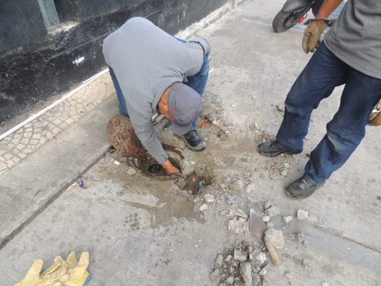 IBAL implementa plan choque para atender fugas domiciliarias