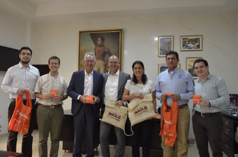 Agua con todo el corazón con interés internacional