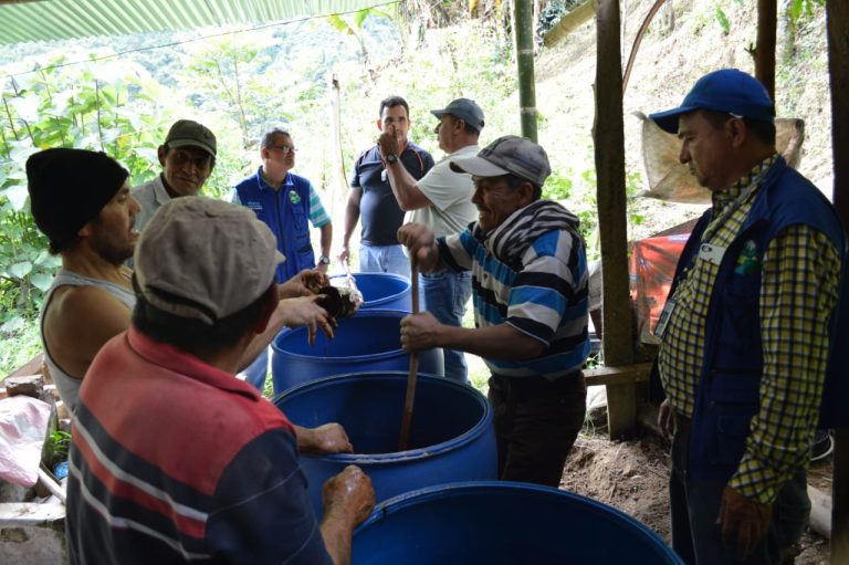 La comunidad del Cañón del Combeima se une para implementación de Biofábricas