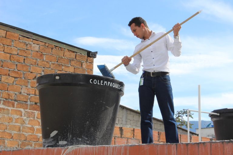 Usuarios deben lavar sus tanques domiciliarios para conservar calidad del agua IBAL