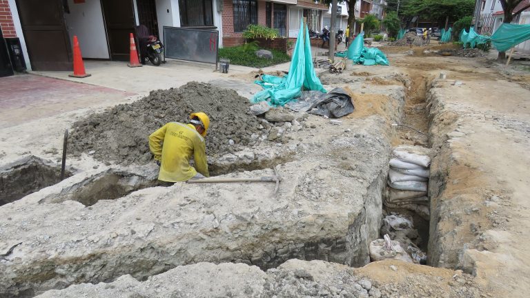 Contrato de cambio de redes de 103 vías en Ibagué llegó al 45% de ejecución