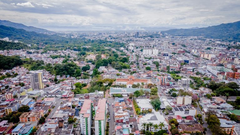 Ibagué recibirá estudios y diseños del Plan de Saneamiento Hídrico Mirolindo-Picaleña