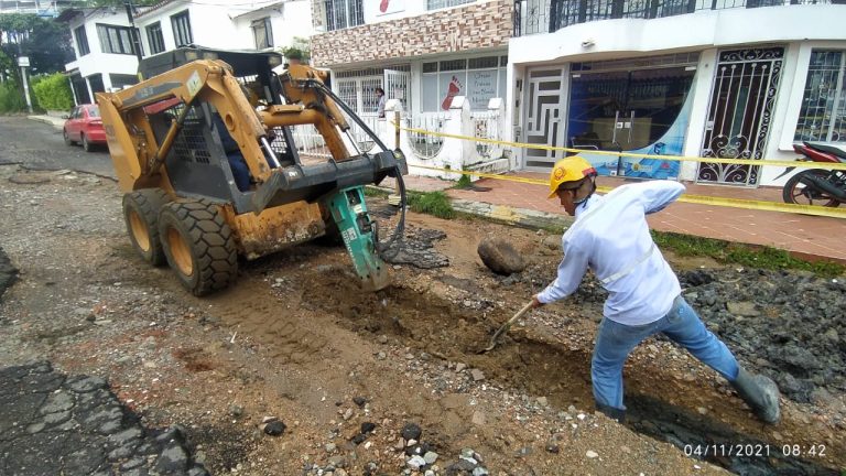 Más de 5.000 metros de redes de alcantarillado se han cambiado con mano de obra y materiales propios del IBAL.