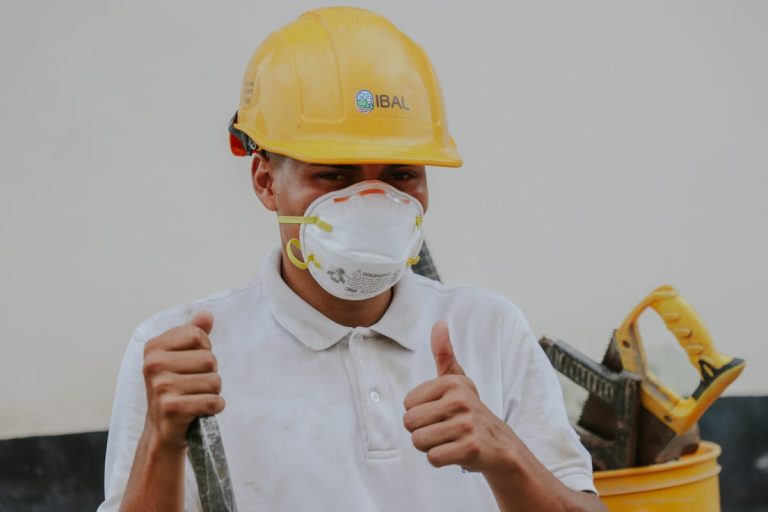 La Empresa Ibaguereña de Acueducto y Alcantarillado, IBAL, visitó varios barrios de la ciudad, para resolver diferentes requerimientos y despejando dudas de los servicios que la entidad ofrece.