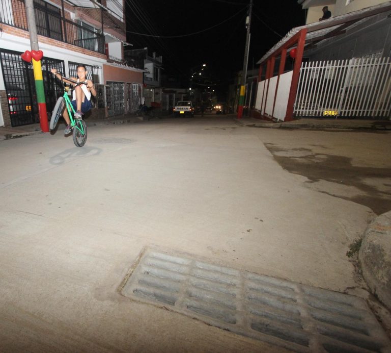 Alcaldía de Ibagué a través de la Secretaría de Infraestructura y el IBAL entregó nueva vía en el barrio Jordán 1 Etapa