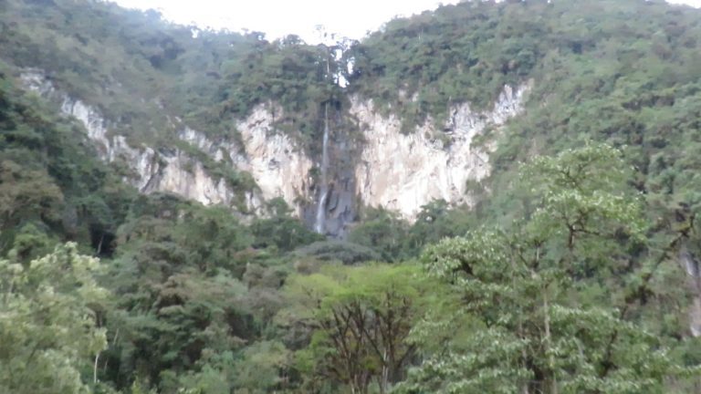 En el Predio “Termalitos” en el Cañón del Combeima se restringen las actividades turísticas, su vocación es de conservación.