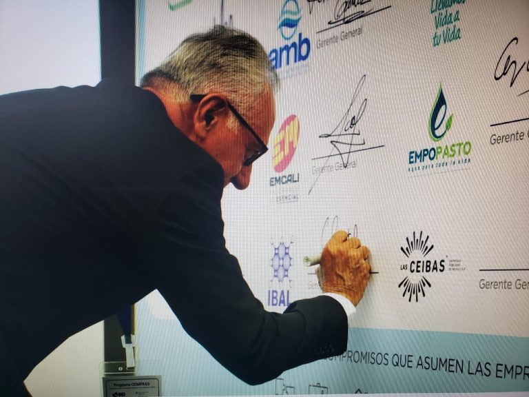 El IBAL dentro de las grandes empresas de agua potable que suscribieron acuerdo por la gobernanza y eficiencia empresarial