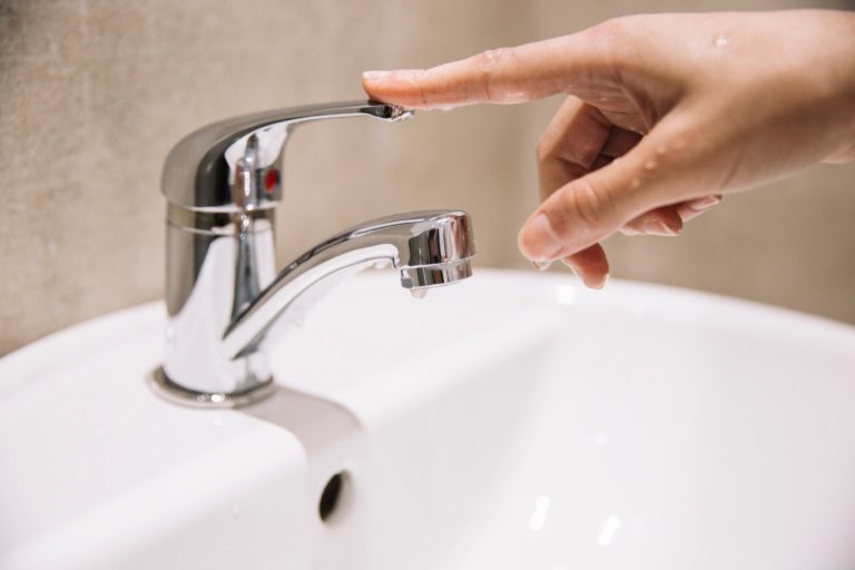 Por instalación de empalmes, varios sectores no contarán con agua potable este jueves.