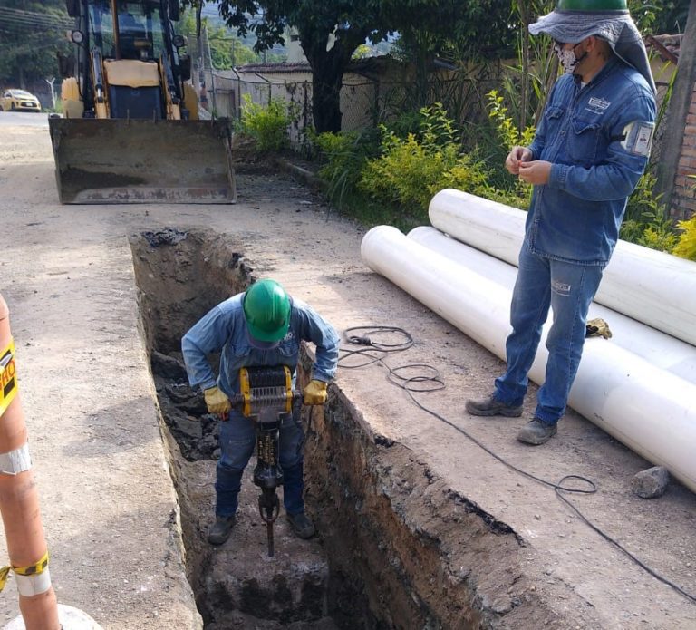 👷🏼‍♀️👷🏻‍♂️ A toda marcha reiniciamos el Acueducto Complementario de Ibagué.