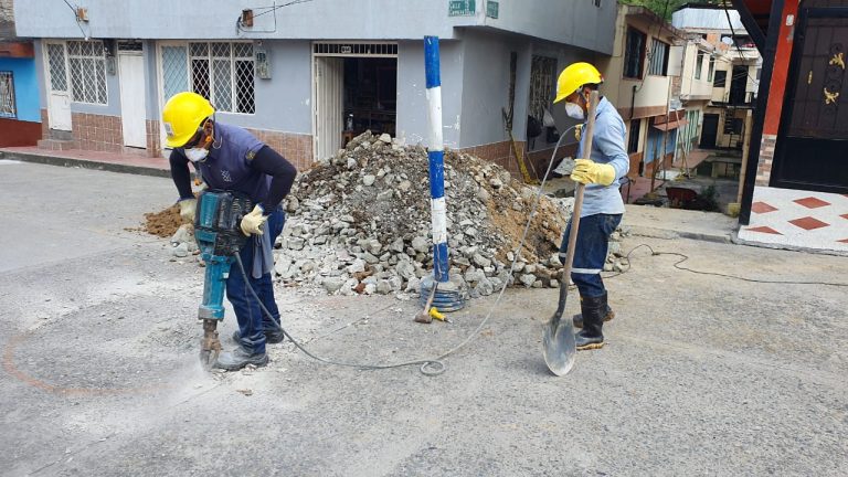 🚧 Iniciamos arreglo de red en el barrio Ricaurte parte alta.