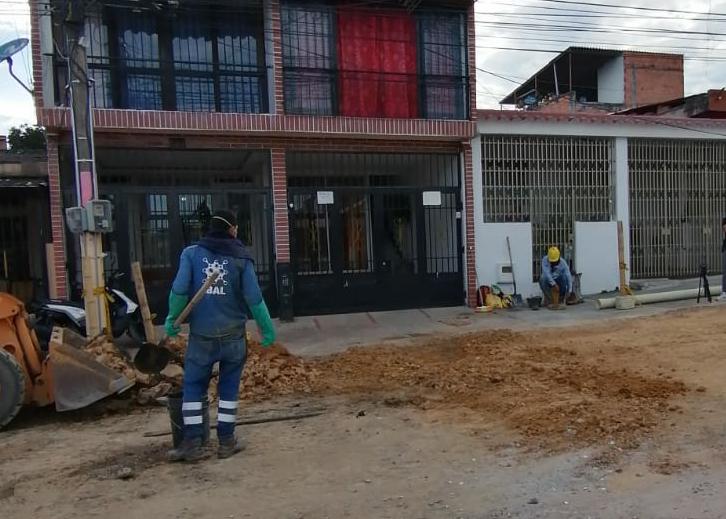 IBAL arregla daño en red en el barrio Jordán Tercera Etapa.