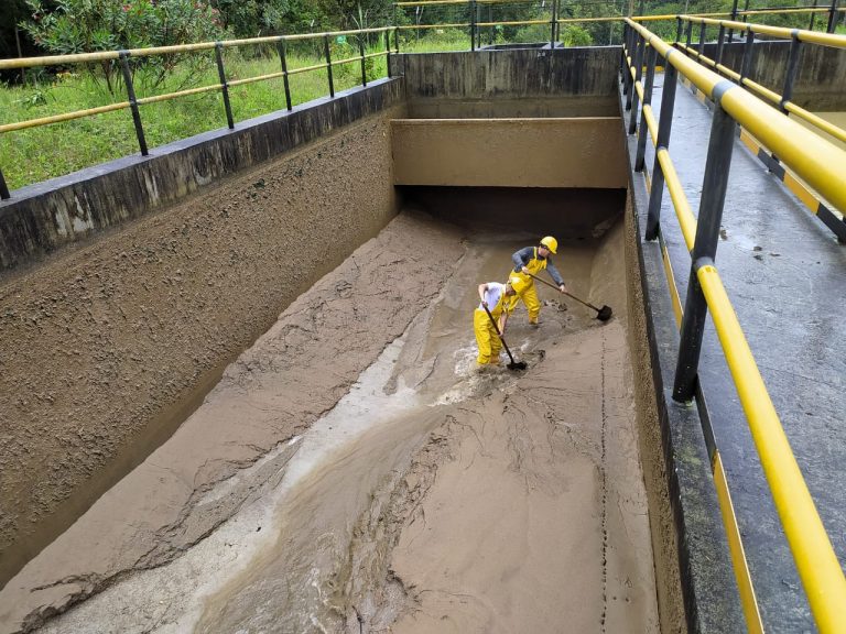 Adelantamos trabajos para fortalecer sus servicios de acueducto y alcantarillado en Ibagué
