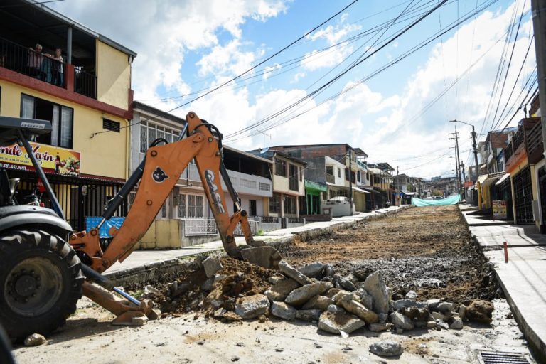 Iniciaron las obras de intervención a la carrera Octava entre calles 44 y 46 del barrio Calarcá