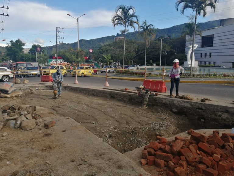 IBAL verifica conexión del alcantarillado en la Unidad Deportiva de la calle 42