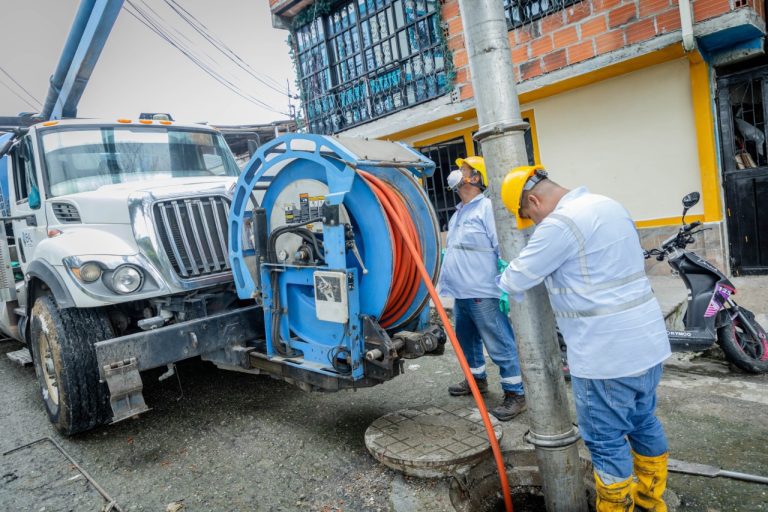 En Ibagué estamos ‘armados’ con maquinaria moderna para mantener limpias las redes