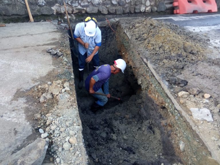 Cuadrillas ‘IBALContigo’ solucionaron daño en la red matriz de la calle 60