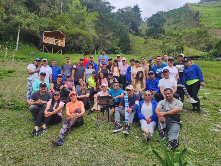 Se logró la sensibilización ambiental y actividad física en la caminata ecológica