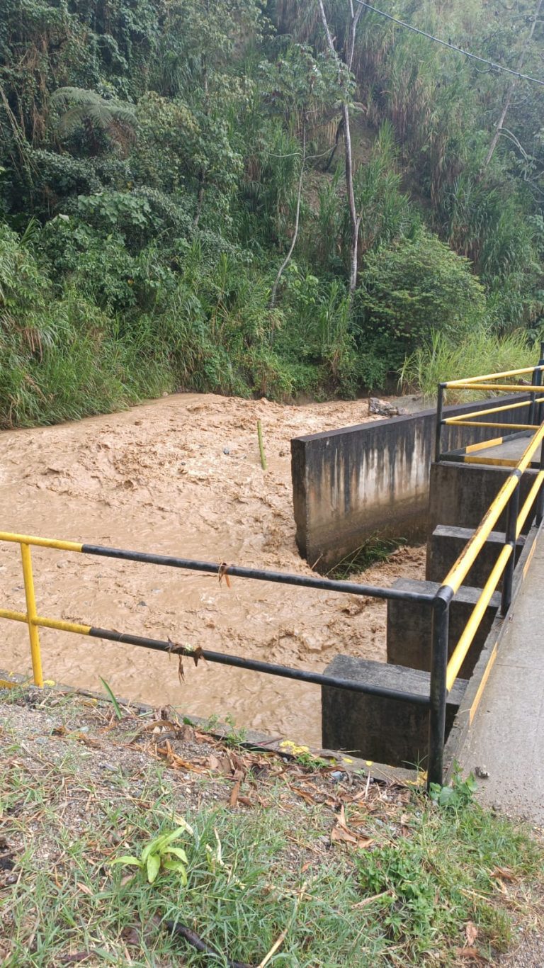 Cerradas bocatoma Cay y Chembe por las fuertes lluvias