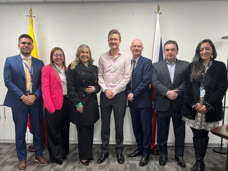 Alcaldesa recibe apoyo del gobierno británico para el mejoramiento del agua en Ibagué