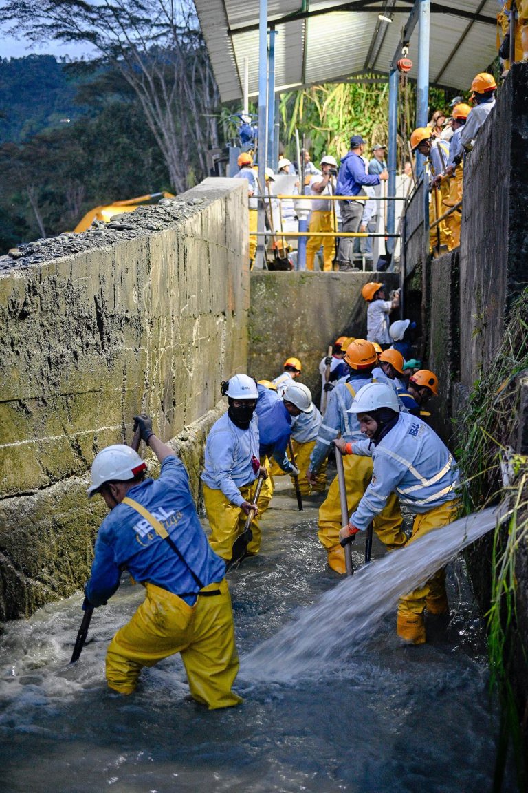 ¡Sin descanso! Así trabaja el IBAL para restablecer el servicio de agua