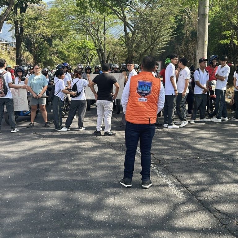 Por daño en los tanques de almacenamiento, colegio Ciudad Luz presenta variación del servicio de agua