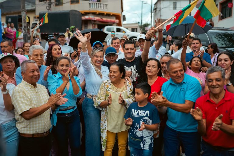 Alcaldesa Johana Aranda inauguró nuevas vías en los barrios Ancón y San Diego de Ibagué