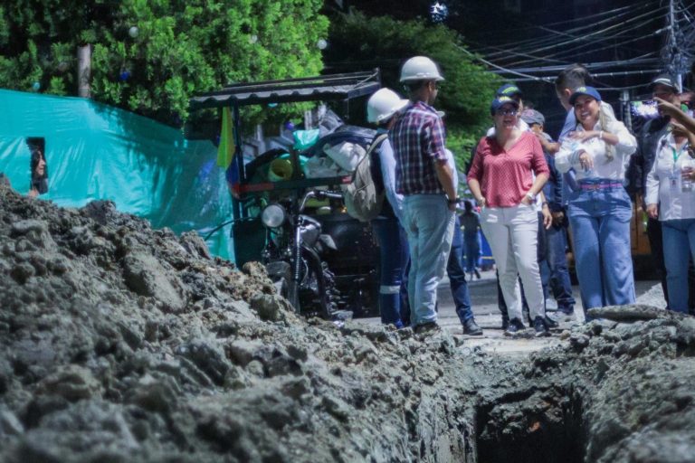 Alcaldesa atiende necesidades de habitantes de Villa Café con el Combo 3×1 del IBAL