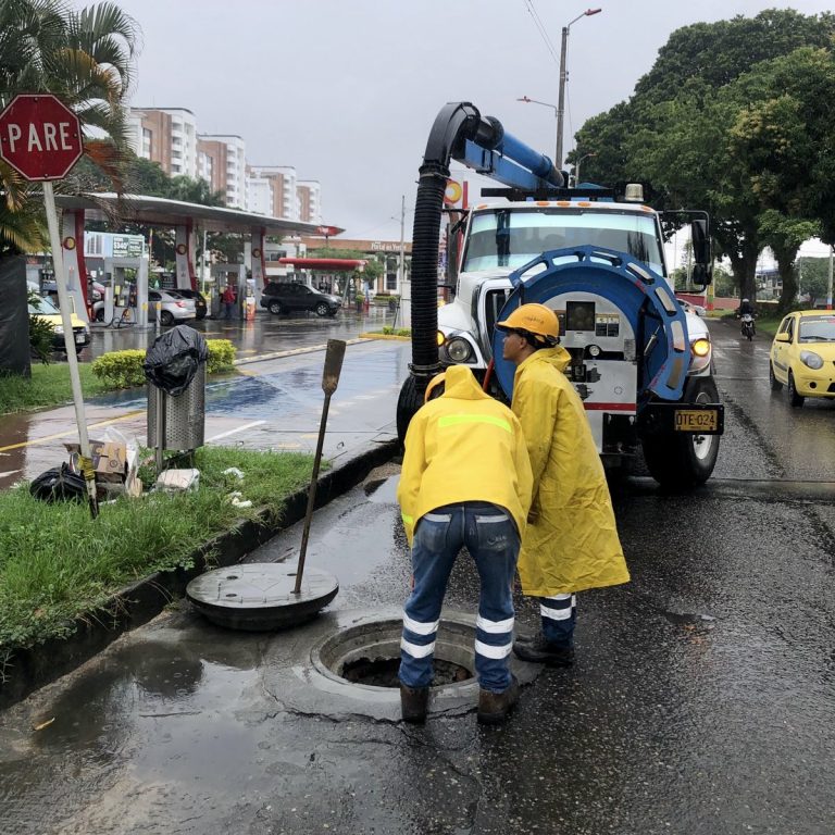 ¡No paramos! Alcaldía e IBAL atendieron emergencias por lluvias y daños en redes en Ibagué