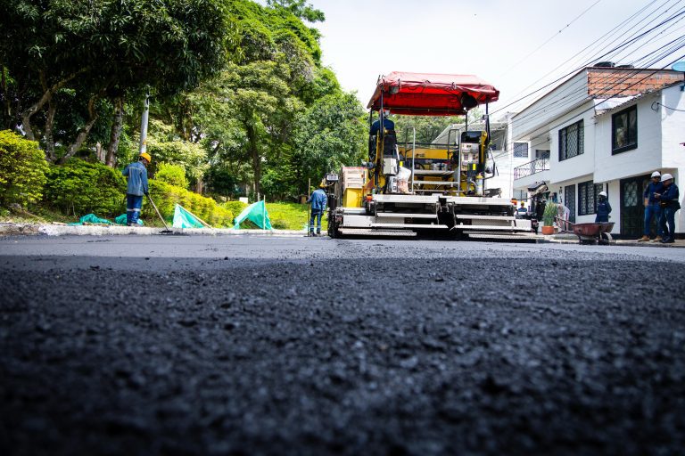 Adiós a las inundaciones en Villa Café: Combo 3×1 del IBAL empezó la pavimentación