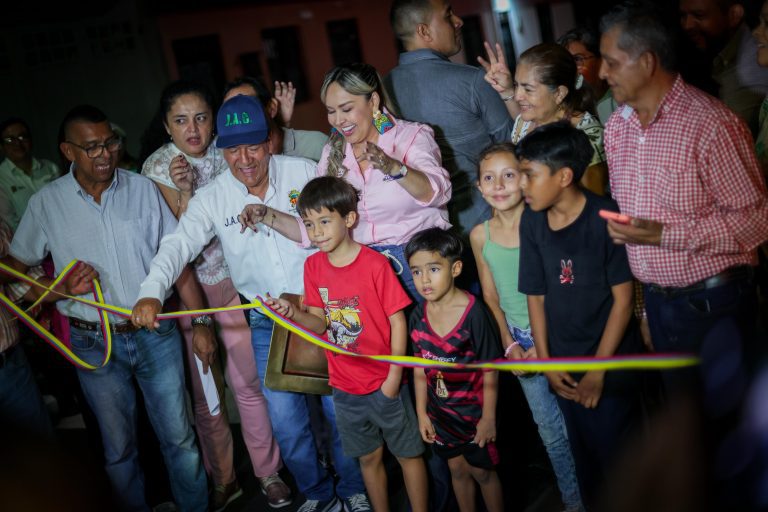 Alcaldesa entregó cinco cuadras en el barrio Gaitán con el Combo 3×1 del IBAL