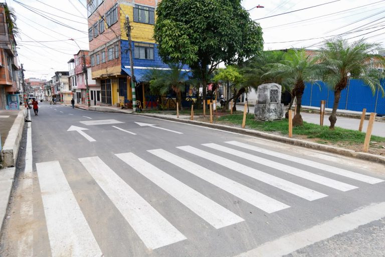 Alcaldesa de Ibagué entregó nuevas vías en el barrio Palermo